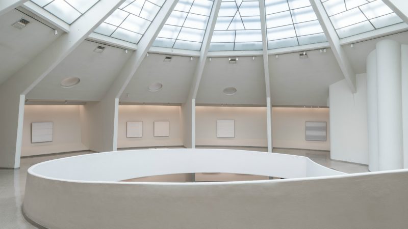 Installation View: Agnes Martin, Solomon R. Guggenheim Museum, New York, October 7, 2016 – January 11, 2017. Photo: David Heald © Solomon R. Guggenheim Foundation.