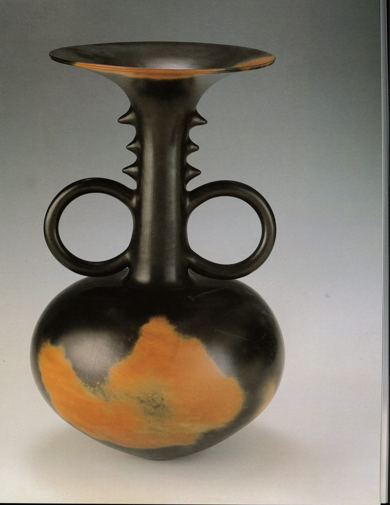 Magdalene Odundo vessel, 1990.