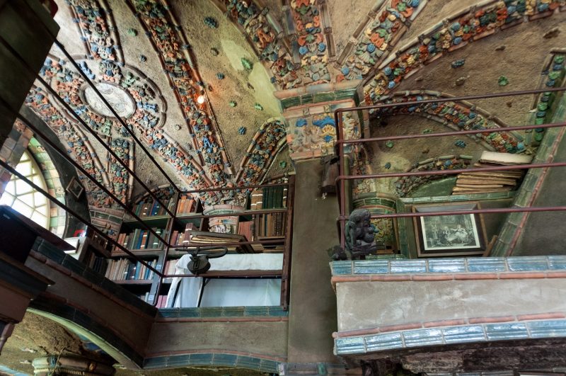 Fonthill, Library, Ceiling and balcony view. Photo by Chuck Patch