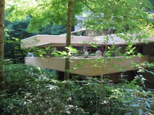 fallingwatercantilevered