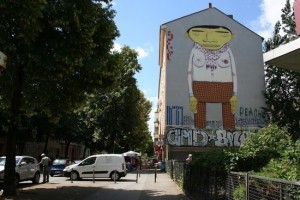 Os Gemeos mural near the Schlesisches Tor stop