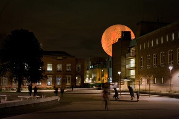 Rafael Lozano-Hemmer, "Solar Equation." Photo courtesy of the artist.